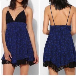 UO Sparkle & Fade Blue Black Layered Closure Back Dress Size Medium